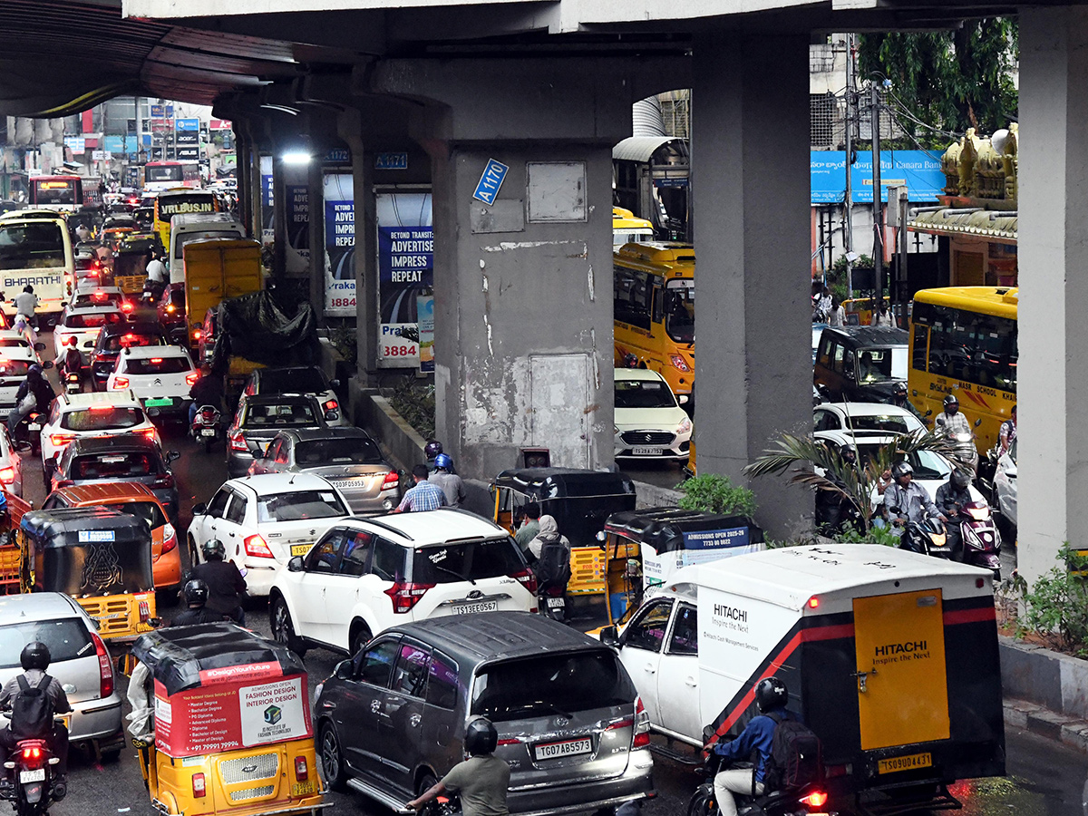 Hyderabad_20Rains_20_20Heavy_20Rain_20Lashes_20Hyderabad__20_2827_29.jpg 27