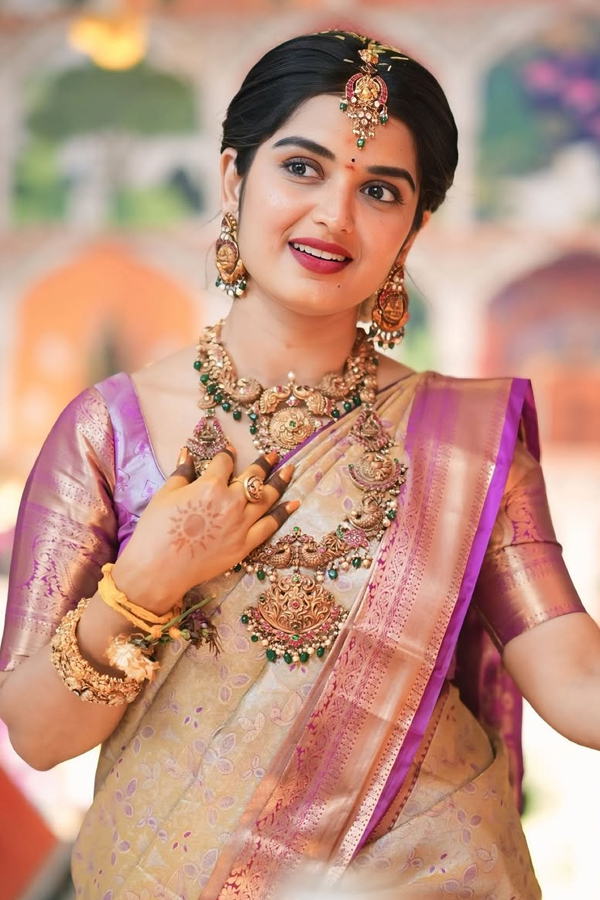 Bigg_20BOss_20Fame_20Priyanka_20Jain_20Participated_20In_20Varalakshmi_20Vratham_20pooja_20Photos_20_2812_29.jpg 12