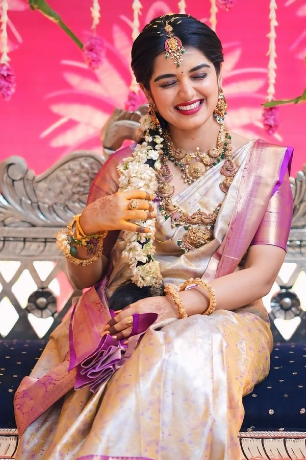 Bigg_20BOss_20Fame_20Priyanka_20Jain_20Participated_20In_20Varalakshmi_20Vratham_20pooja_20Photos_20_288_29.jpg 8