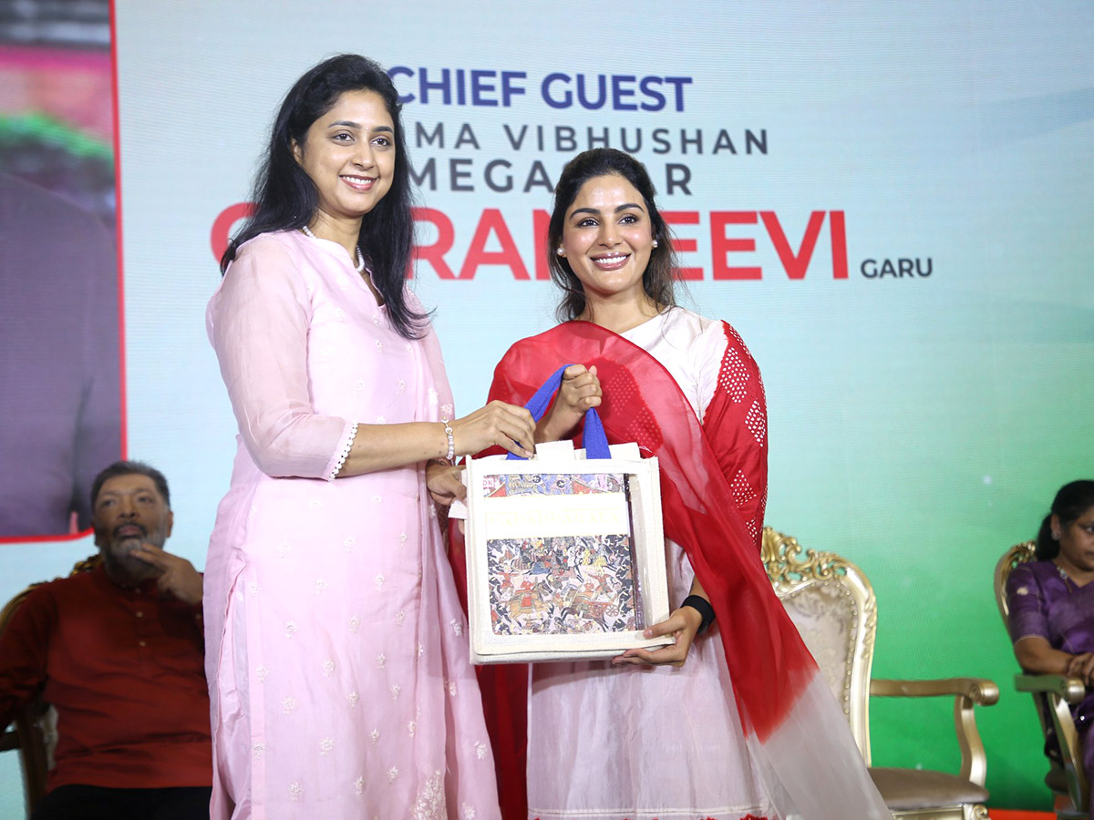 Chiranjeevi_20_20Mega_20Blood_20Donation_20Drive_20Phoenix_20Foundation_20Photos__20_2824_29.jpg 24