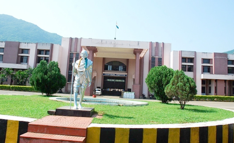 centraljail1.jpg