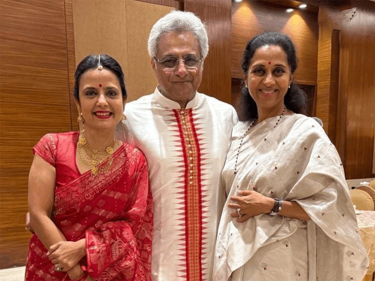 Mahua_20Moitra_20Pinaki_20Misra_20Host_20Wedding_20Reception_20Photos__20_288_29.jpg 8