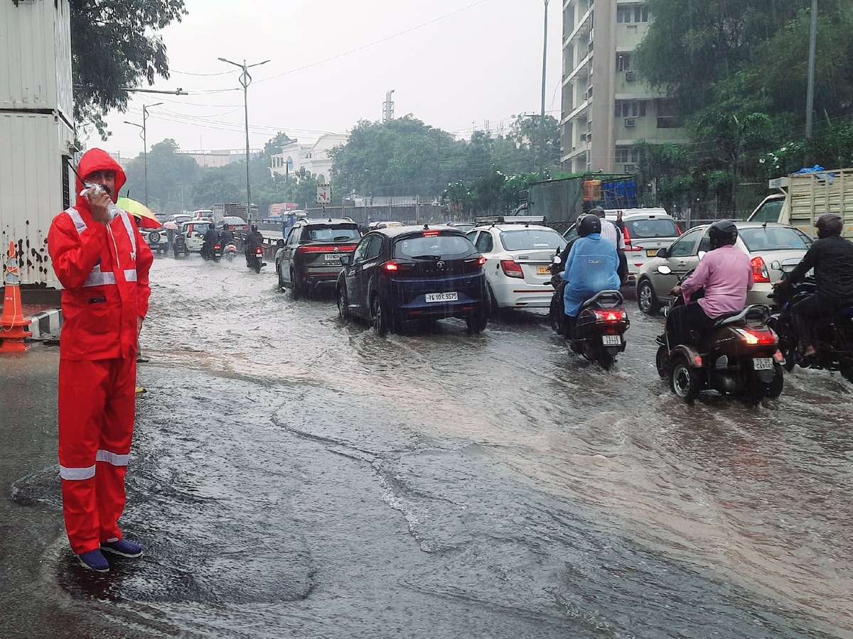 Rains_20in_20HYD1.jpg 3