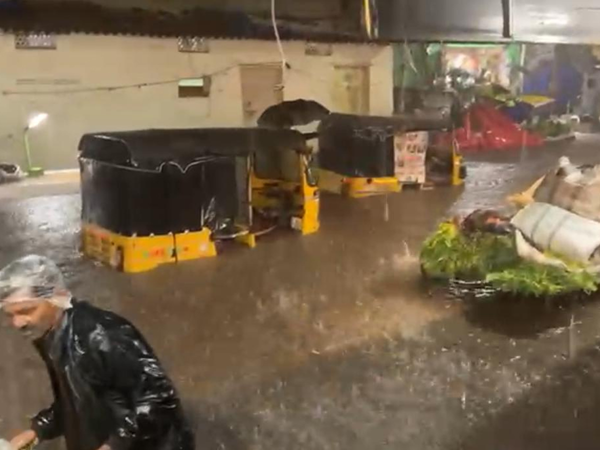 Rains_20in_20HYD11.jpg 13