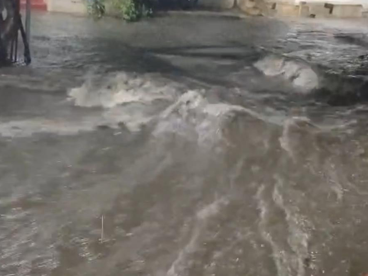 Rains_20in_20HYD13.jpg 15