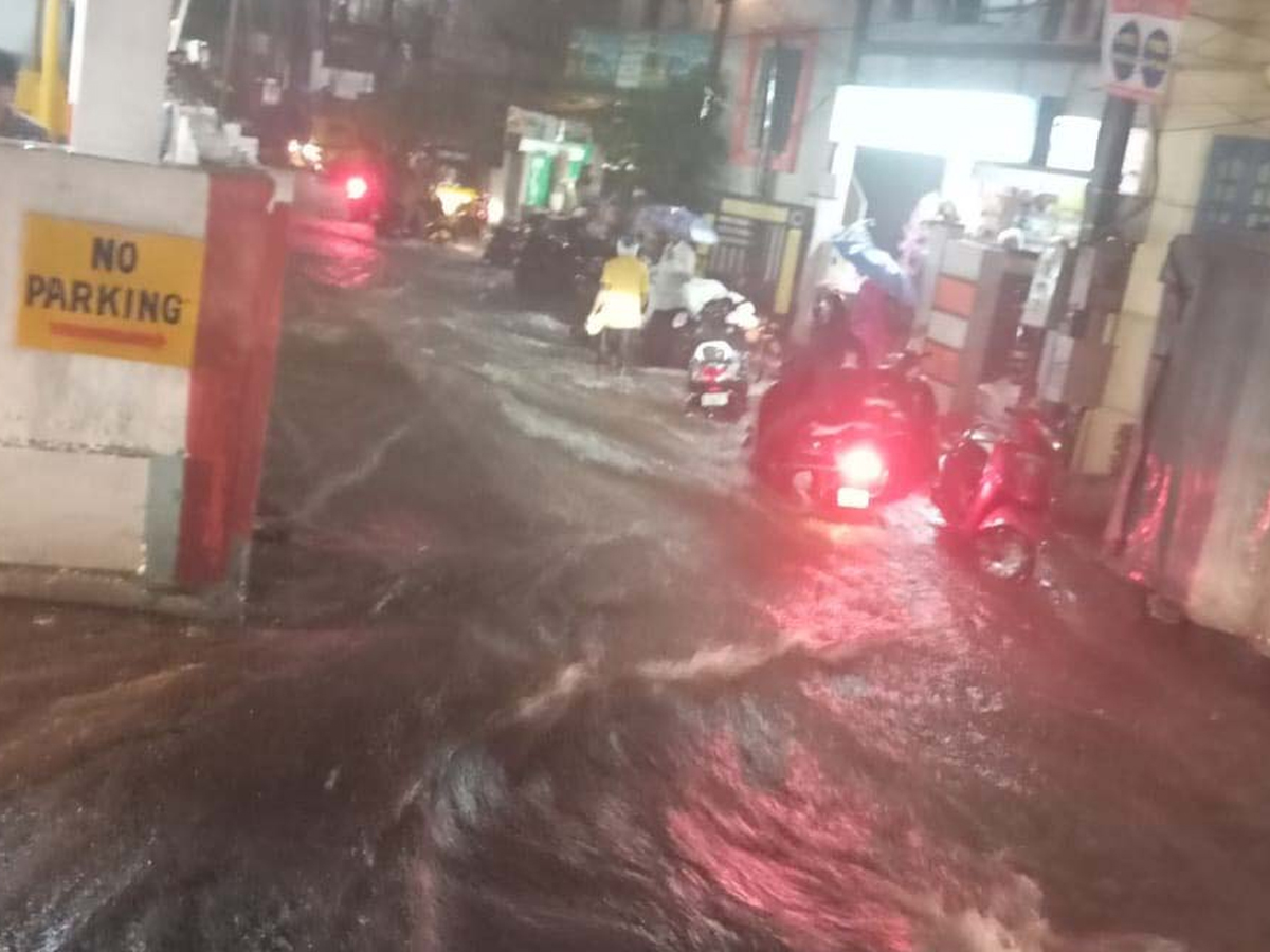 Rains_20in_20HYD2.jpg 4