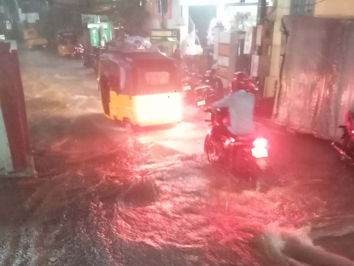 Rains_20in_20HYD4.jpg 6
