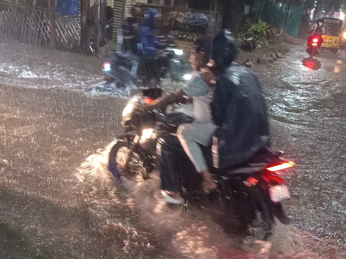 Rains_20in_20HYD8.jpg 10