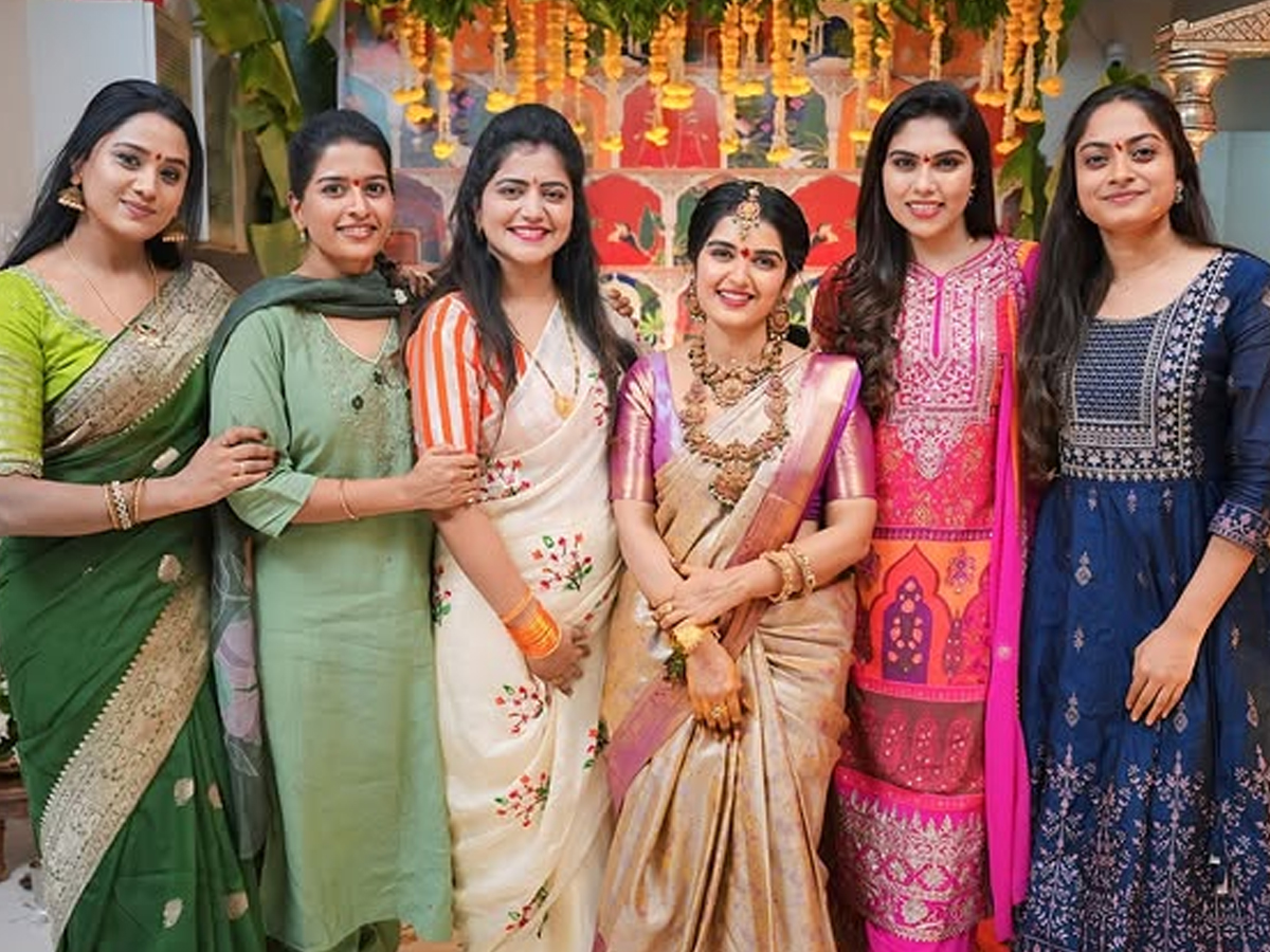varalakshmi_20vratham_20actress6.jpg 7