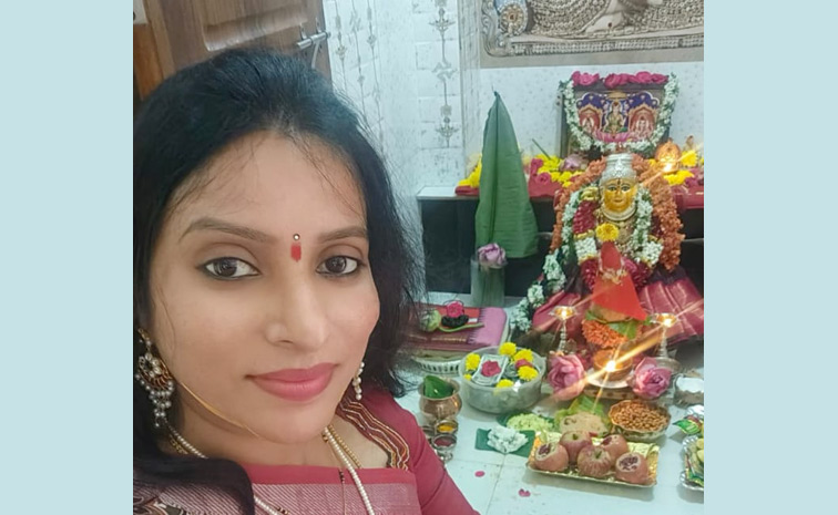 varalakshmi_selfie_photo_1.jpg 15