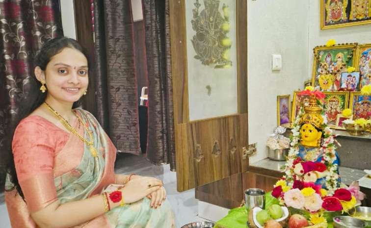 varalakshmi_selfie_photo_2.jpg 16