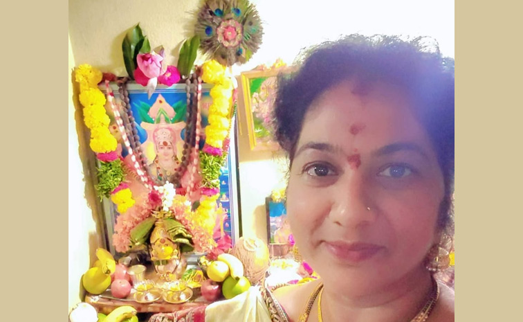 varalakshmi_selfie_photo_4.jpg 17