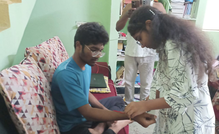 Raksha_20Bandhan_202025_20Photos_20Of_20Sibling_20Celebrations_20_282_29.jpg 2