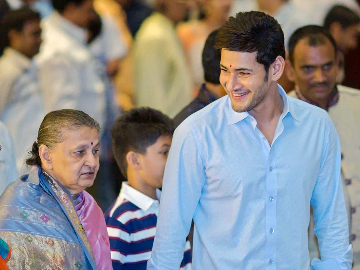 Tollywood_20Actor_20Mahesh_20Babu_20Birthday_20Special_20Photos__20_2815_29_0.jpg 15
