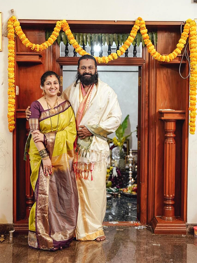 Upendra_20Rao_20and_20Rishab_20Shetty_20Varalakshmi_20Vratam_20pooja_20Special_20Photos_2.jpg 2