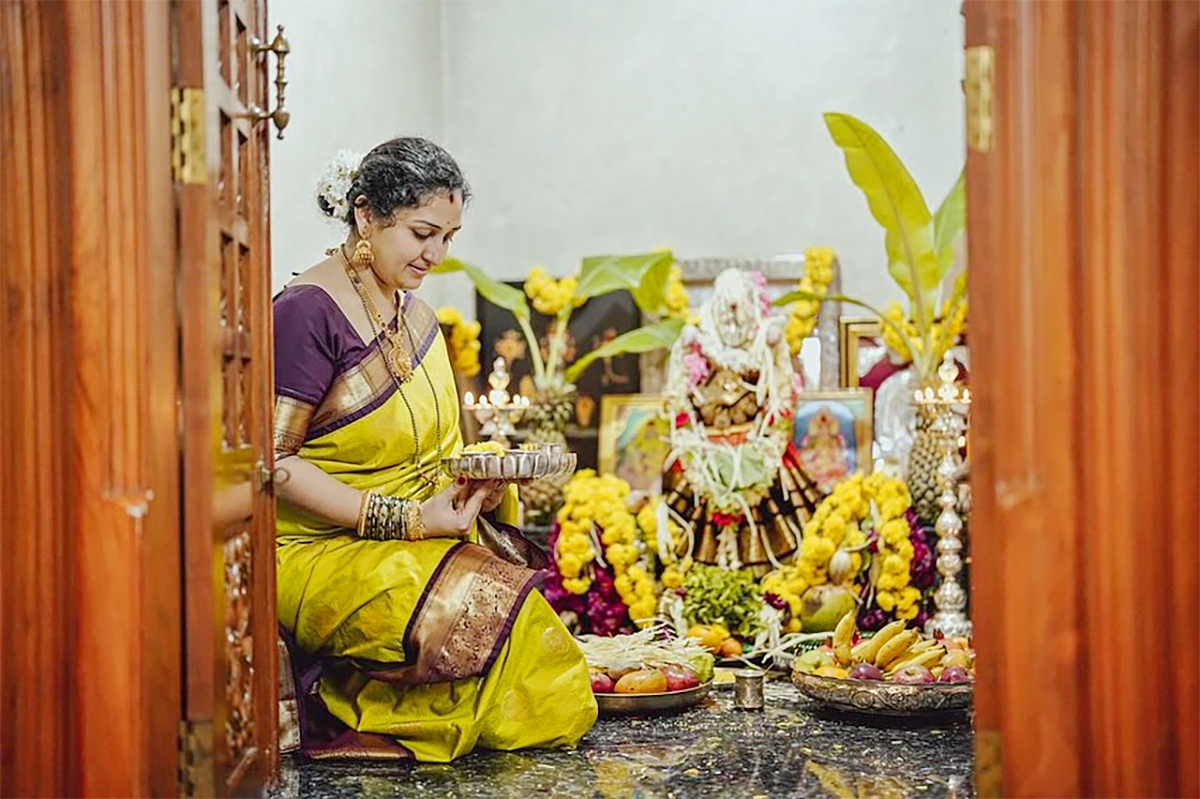 Upendra_20Rao_20and_20Rishab_20Shetty_20Varalakshmi_20Vratam_20pooja_20Special_20Photos_4.jpg 4