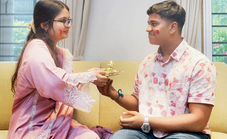 rakhi-main.jpg