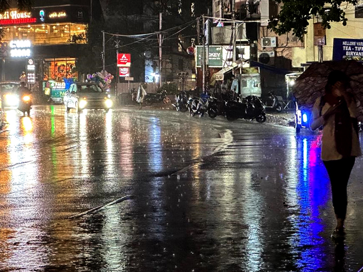 Heavy_20Rain_20in_20Hyderabad_20LIVE_20Updates_20_2818_29.jpg 18