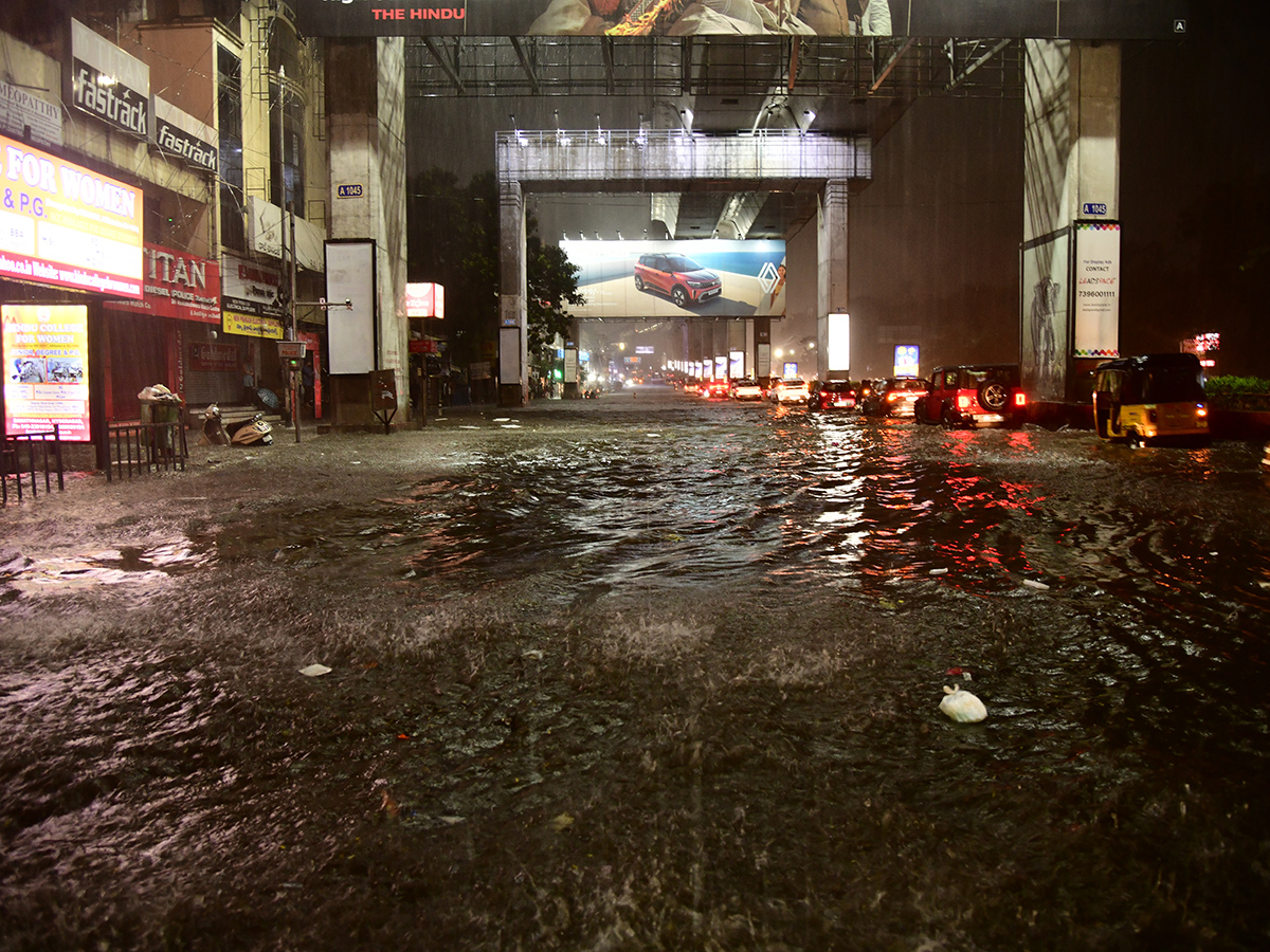 Heavy_20Rain_20in_20Hyderabad_20LIVE_20Updates_20_2832_29.jpg 32