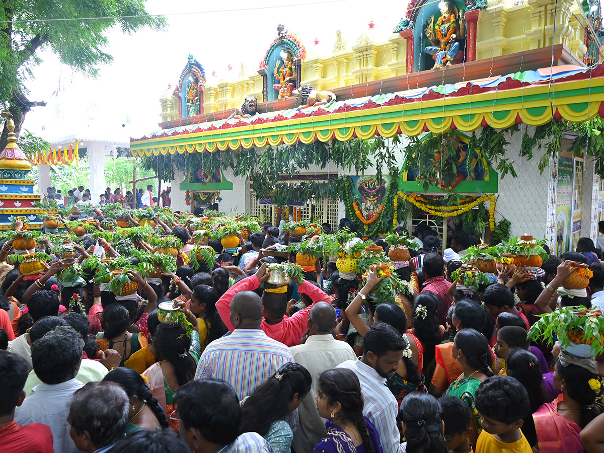 Devotional_20_20Sravanamasam_20Bonalu_202025_20at_20Nalgonda_20Photos__20_2814_29.jpg 14