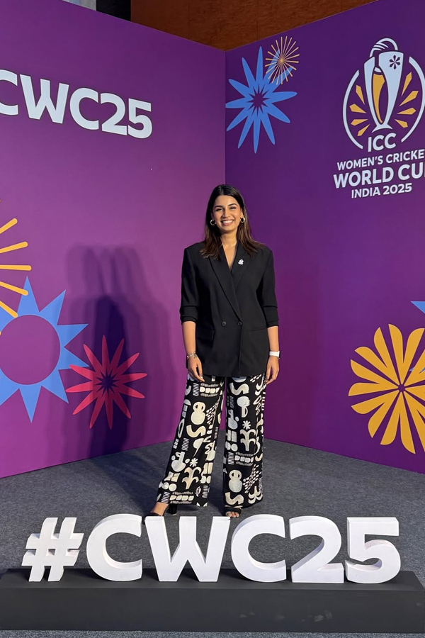 Jasprit_20Bumrah_20wife_20Sanjana_20Is_20ready_20for_20The_20ODI_20World_20Cup-2025_20Photos_20_286_29.jpg 5