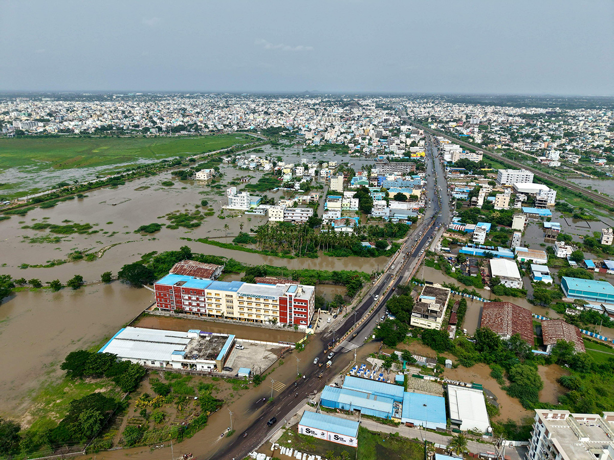 Heavy_20Rains_20In_20Warangal_20Photos__20_285_29.jpg 5