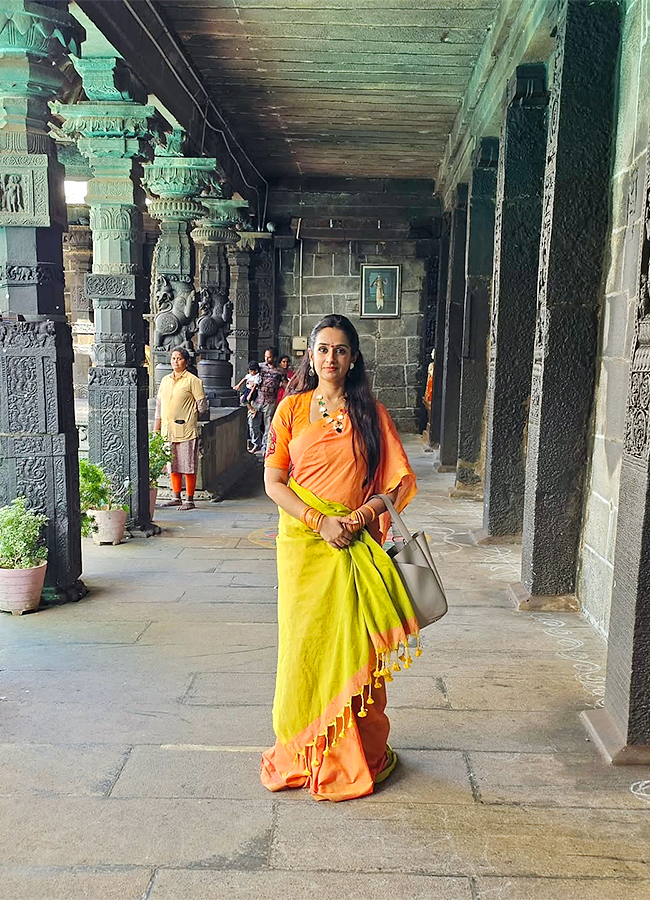Tollywood_20Actress_20Laya_20At_20Simhachalam_20Temple_20Photos__20_286_29.jpg 6