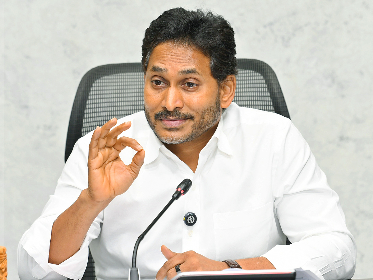 YS_20Jagan_20Sensational_20Press_20Meet_20on_20Pulivendula_20ZPTC_20By_20Election_20Photos_20_285_29.jpg 4