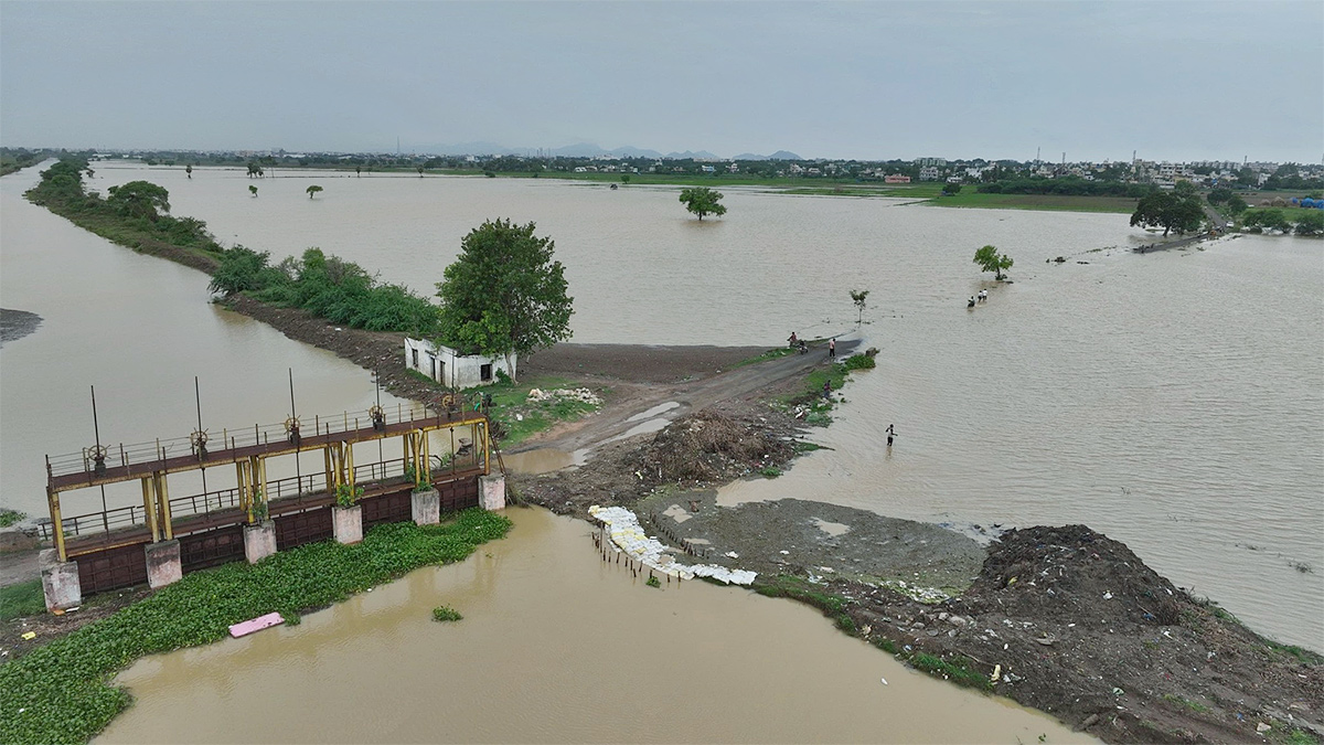 Heavy_20Rain_20Amaravati_20Iconic_20Towers_20Flooded_20Again_20Photos__20_2811_29.jpg 11