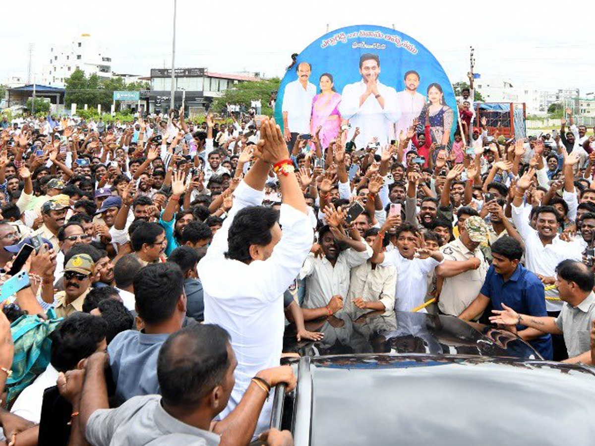 ys_20jagan_20sir_20at_20marriage2.jpg 4