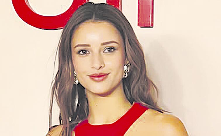 Tripthi-Dimri-Red.jpg
