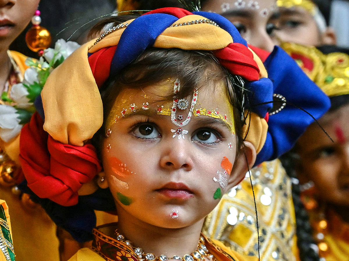 sri_20krishna_20janmashtami_202025_20images__20_288_29.jpg 8