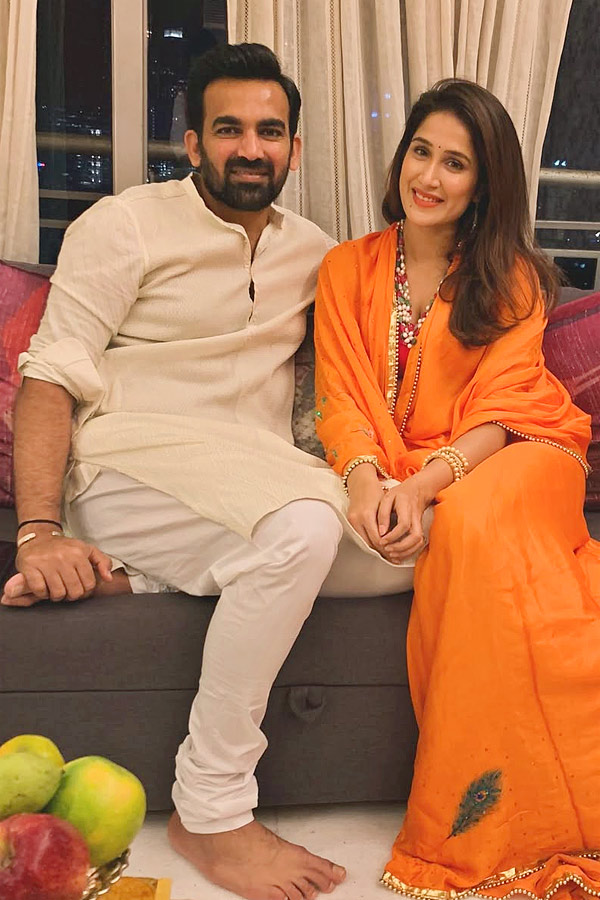 Former_20Indian_20cricketer_20Zaheer_20Khan_20wife_20Sagarika_20Ghatge_20IN_20saree_20style_20Photos_20_2814_29.jpg 14