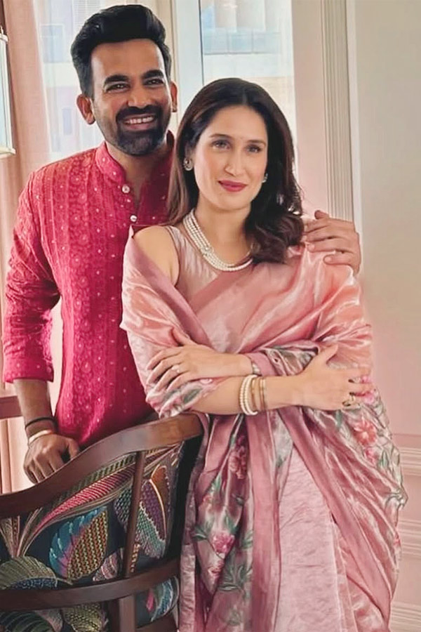 Former_20Indian_20cricketer_20Zaheer_20Khan_20wife_20Sagarika_20Ghatge_20IN_20saree_20style_20Photos_20_281_29.jpg 2