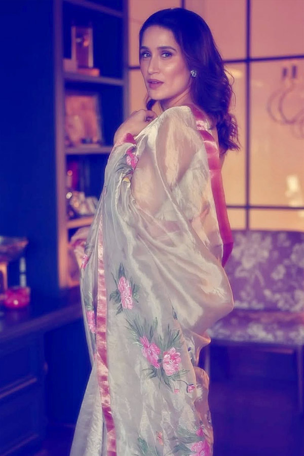 Former_20Indian_20cricketer_20Zaheer_20Khan_20wife_20Sagarika_20Ghatge_20IN_20saree_20style_20Photos_20_283_29.jpg 4