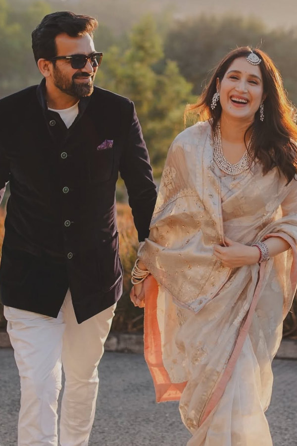 Former_20Indian_20cricketer_20Zaheer_20Khan_20wife_20Sagarika_20Ghatge_20IN_20saree_20style_20Photos_20_288_29.jpg 8