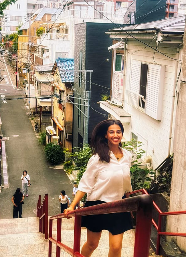 Meenakshi_20choudary_20at_20japan_20tour14.jpg 15