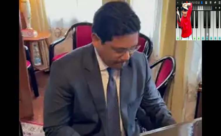 piano.jpg