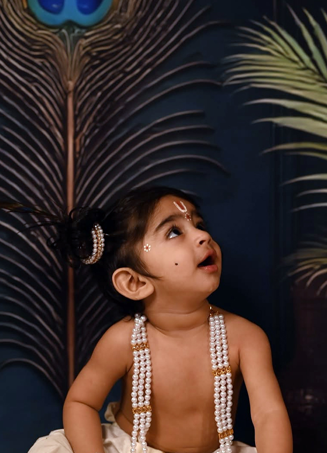 Pranitha_20son_20birthday_20celebrations8.jpg 9