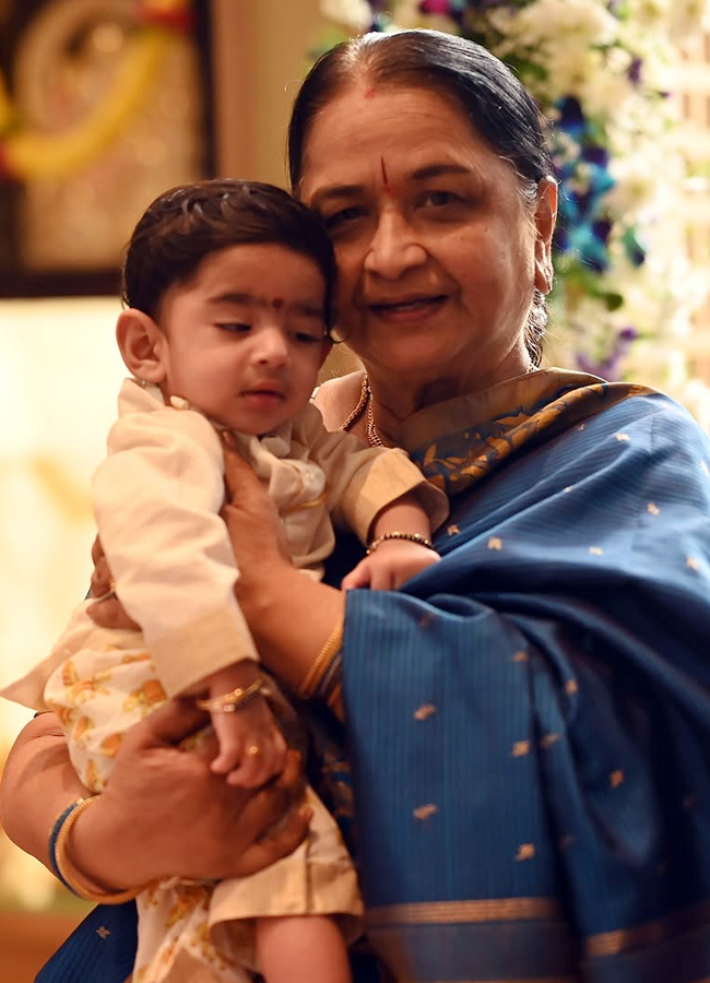 Pranitha_20son_20birthday_20celebrations9.jpg 10