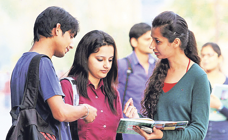 STUDENTS-3.jpg