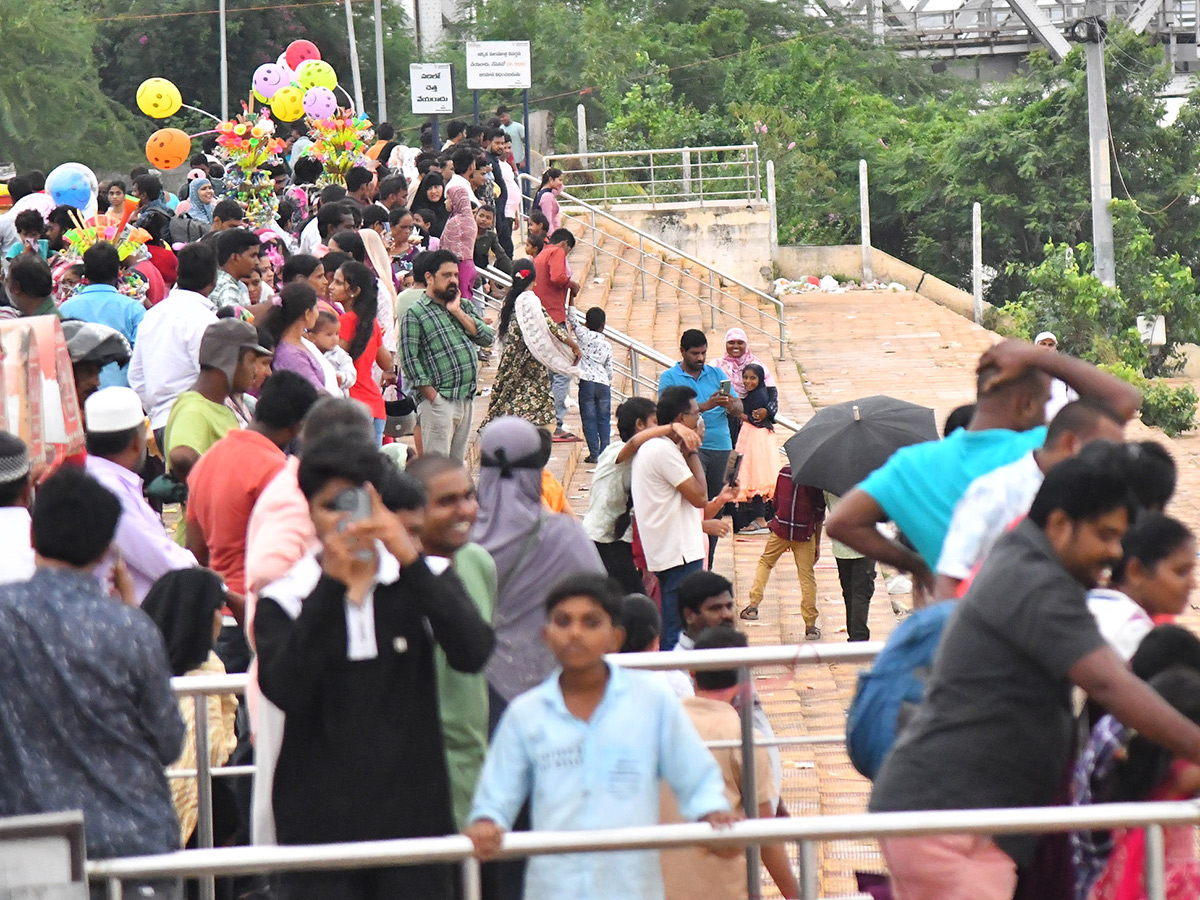 Vijayawada_20Praksam_20Barrage_20Floods__20_2826_29.jpg 26