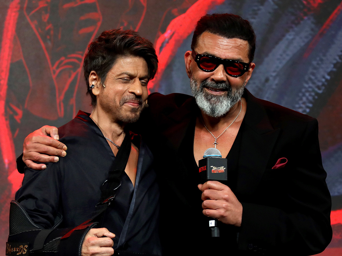 Directorial_20debut_20of_20their_20son_20Aryan_20Khan_20in_20Mumbai__20_2818_29.jpg 18