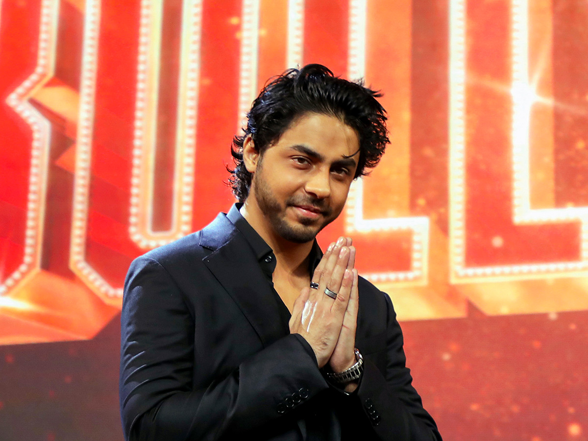 Directorial_20debut_20of_20their_20son_20Aryan_20Khan_20in_20Mumbai__20_288_29.jpg 8