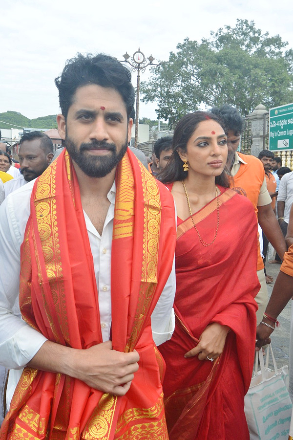 Naga_20Chaitanya_20And_20Sobhita_20Dhulipala_20visit_20Tirumala_20Temple_20Photo_20_2815_29.jpg 9