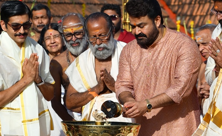 Mohanlal_20visits_20Sree_20Padmanabha_20Swamy_20Temple_20in_20Thiruvananthapuram_20Photos_20_2813_29.jpg 13