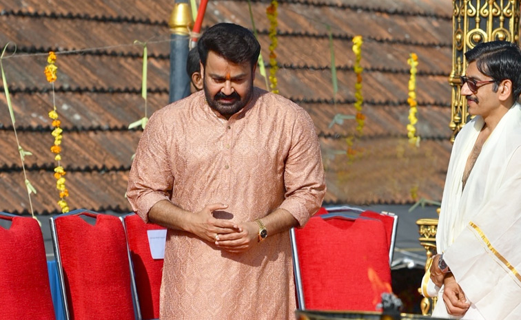 Mohanlal_20visits_20Sree_20Padmanabha_20Swamy_20Temple_20in_20Thiruvananthapuram_20Photos_20_288_29.jpg 8