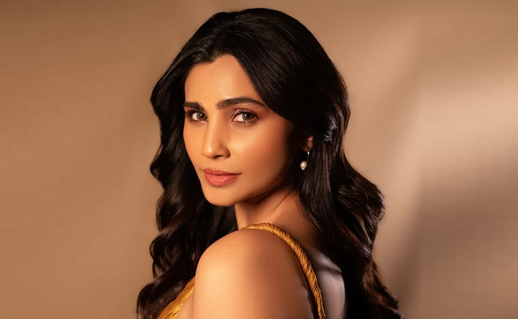 daisyshah.jpg