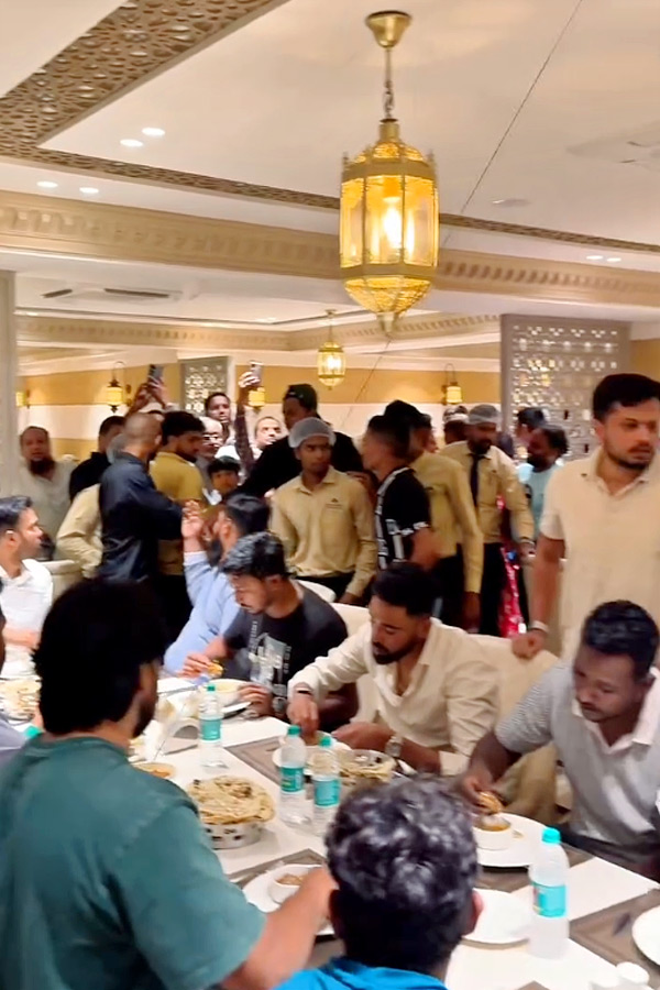 Indian_20Cricketer_20Mohammed_20Siraj_20Launches_20Joharfa_20Restaurant_20IN_20Hyderabad_20Photos_20_2810_29.jpg 10