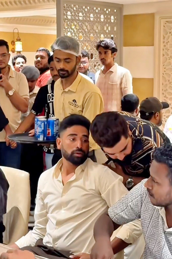 Indian_20Cricketer_20Mohammed_20Siraj_20Launches_20Joharfa_20Restaurant_20IN_20Hyderabad_20Photos_20_2812_29.jpg 12